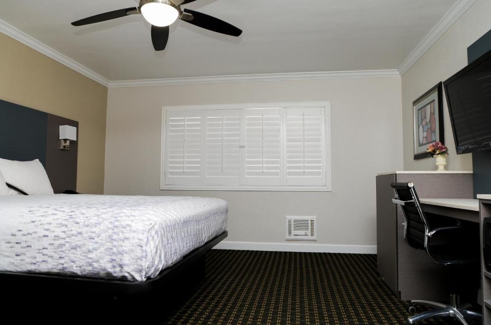 Sea Breeze Inn - San Simeon